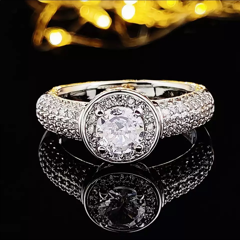 New Luxury Halo 925 Silver Diamond Engagement Ring - Picture 4 of 4